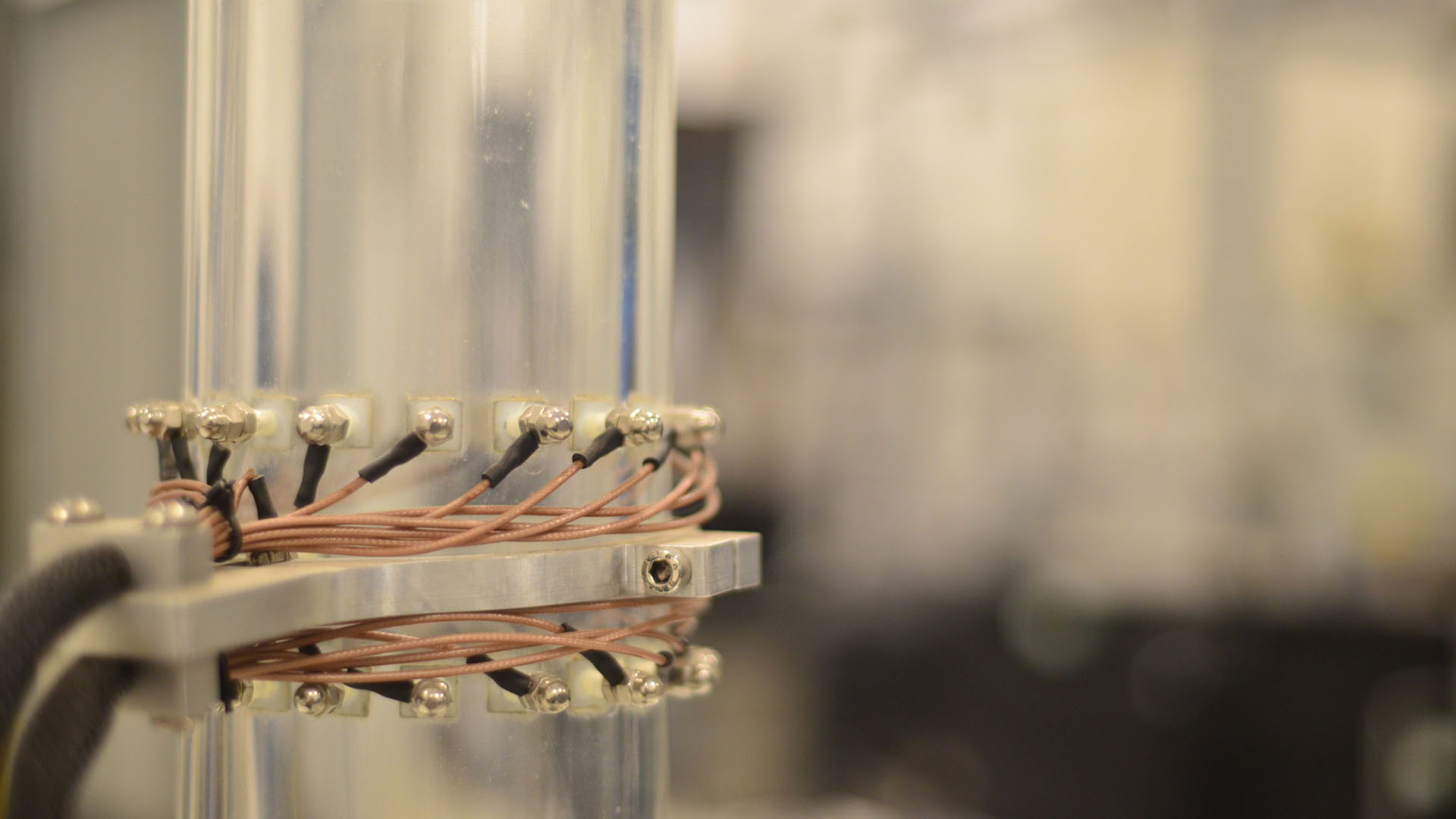 Transparent instrumentation column