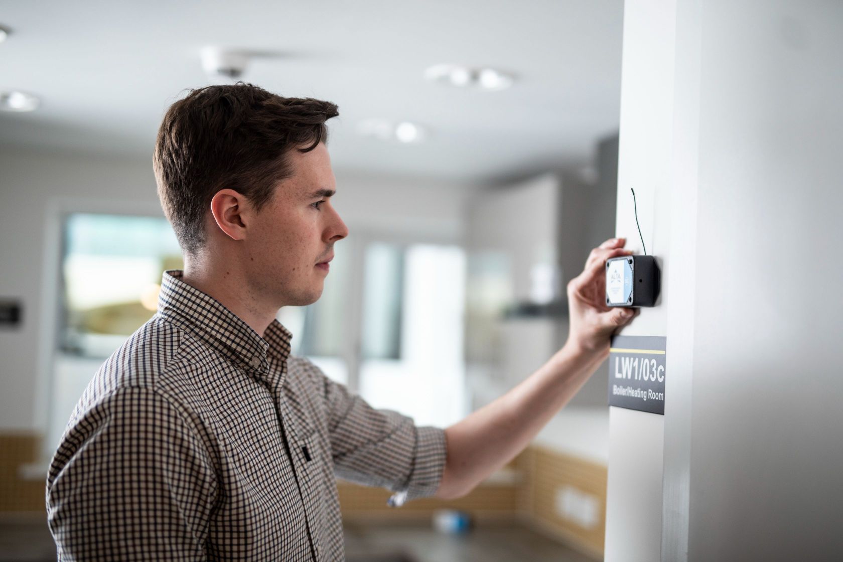 Researchers working in the Smart House facility 