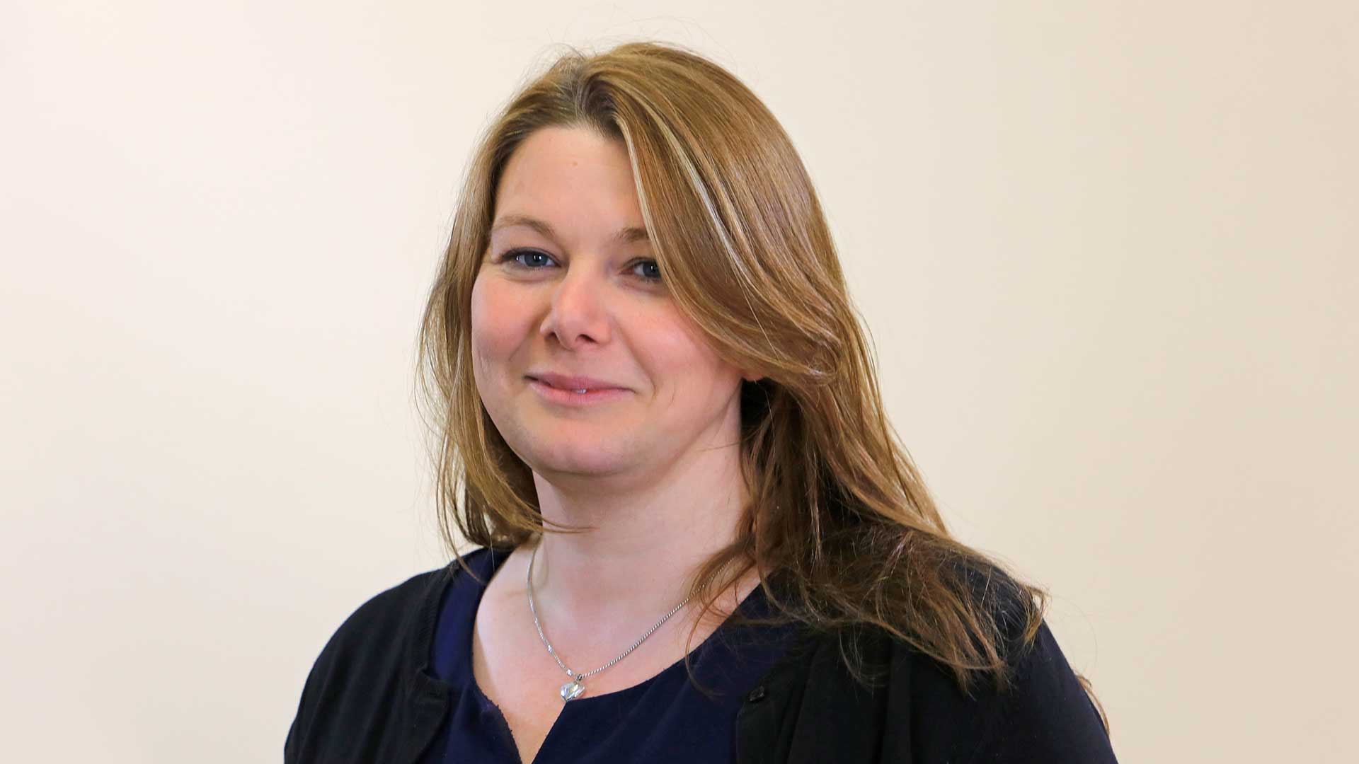 Dr Leigh Fleming